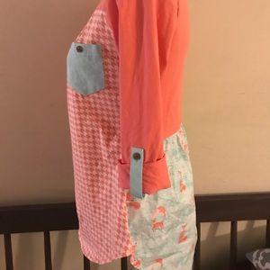 Serendipity peach and teal size small Hi-lo top
